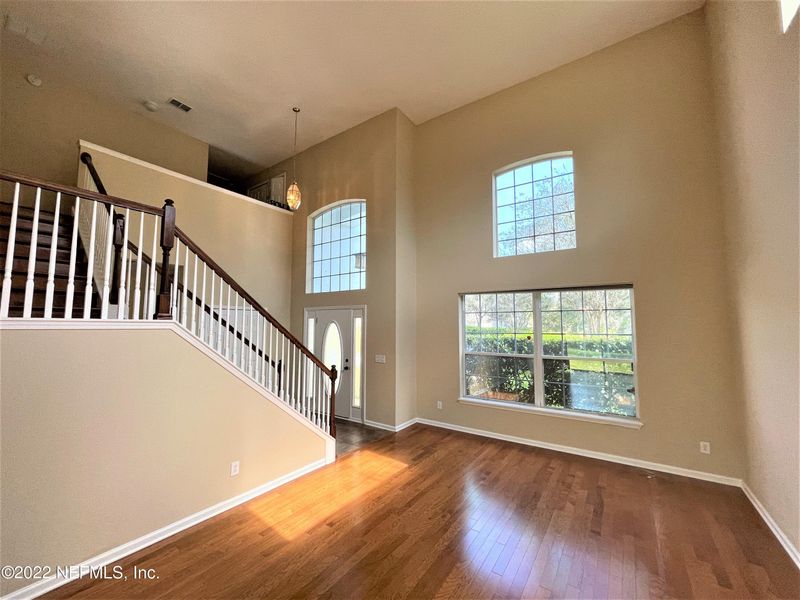 1281 Ribbon Rd, Jacksonville, FL 32259