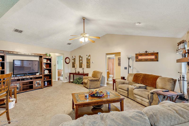 12819 Beaubien Rd, Jacksonville, FL 32258