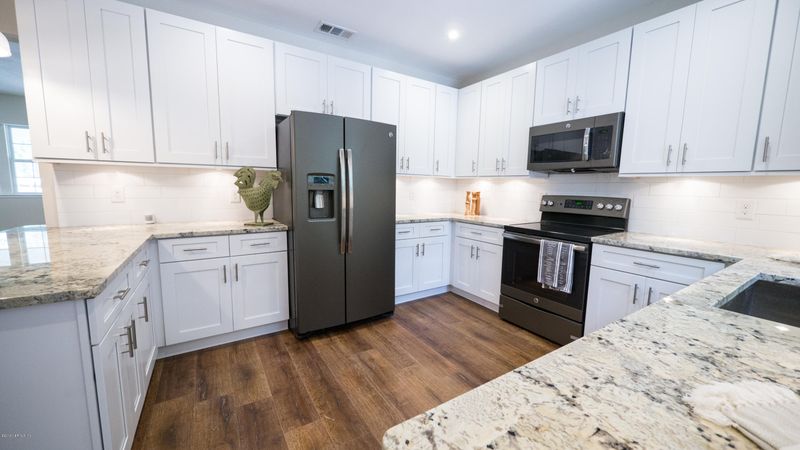 1282 Murray Dr, Jacksonville, FL 32205