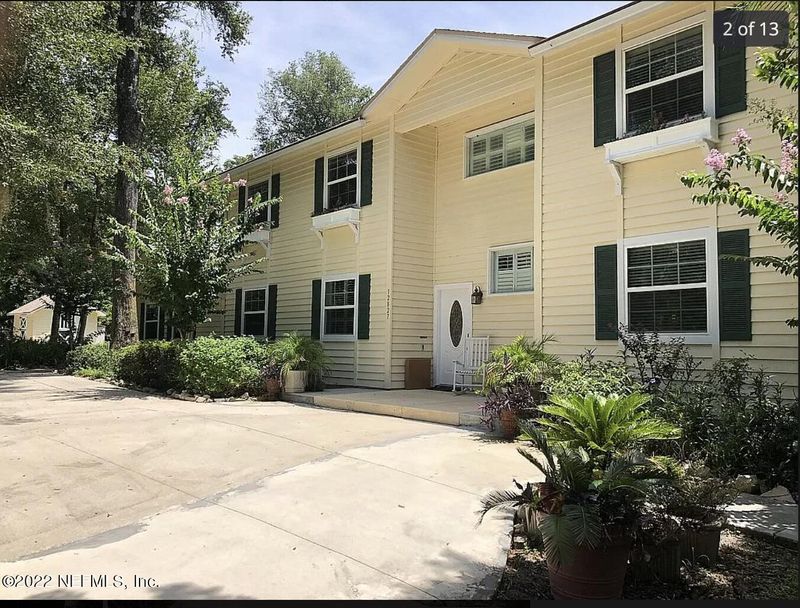 12827 Longview Dr E, Jacksonville, FL 32223