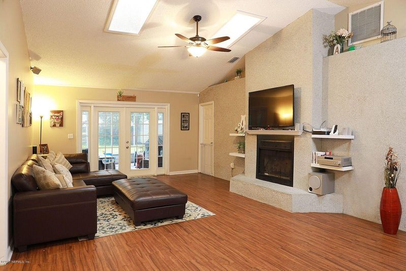 12835 Attrill Rd, Jacksonville, FL 32258