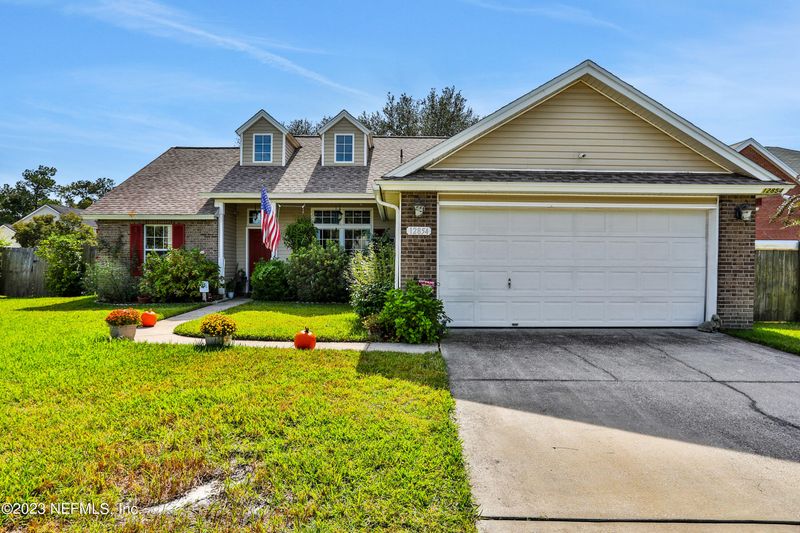 12854 Dunns View Dr, Jacksonville, FL 32218