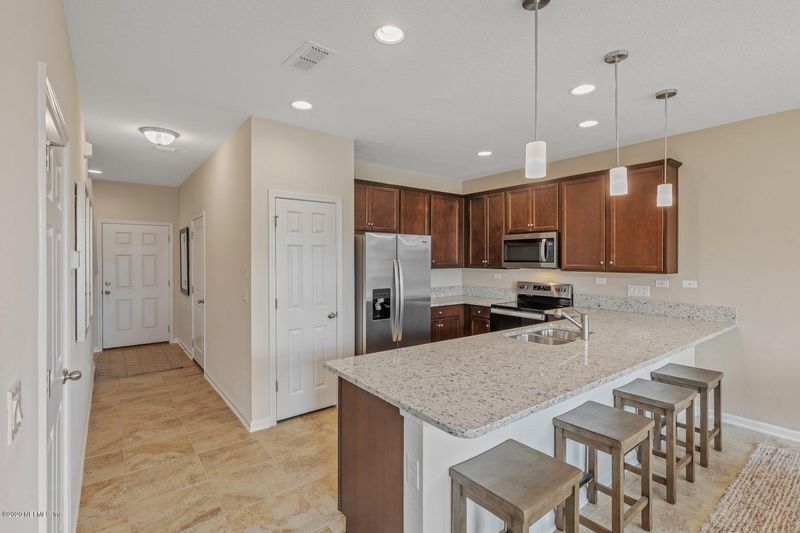 12879 Ludo Rd, Jacksonville, FL 32258