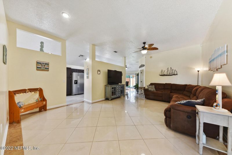 12901 Silver Springs Dr S, Jacksonville, FL 32246
