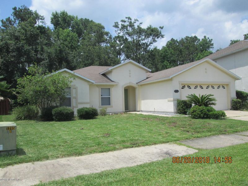 1297 Dunns Lake Dr, Jacksonville, FL 32218
