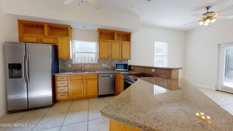 130 Poinsettia St, Atlantic Beach, FL 32233