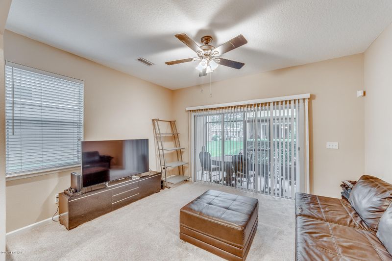 13013 Sunset Lake Dr, Jacksonville, FL 32258