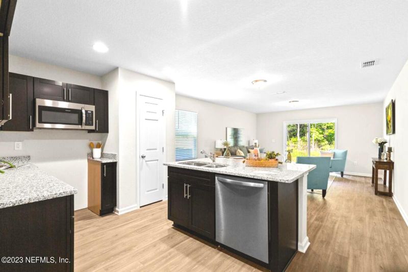 1306 Ellis Rd S, Jacksonville, FL 32205