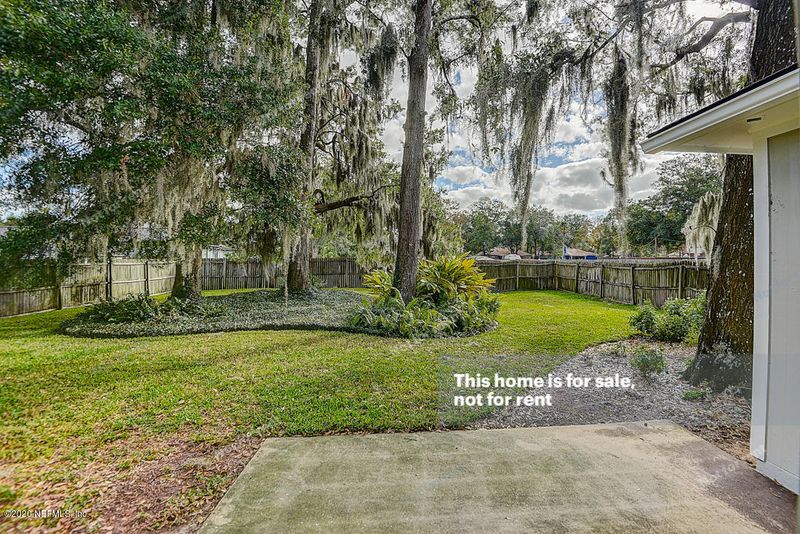 1307 Windy Willows Dr, Jacksonville, FL 32225