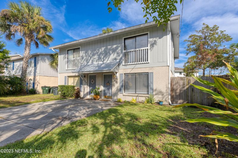 131 Magnolia St, Atlantic Beach, FL 32233
