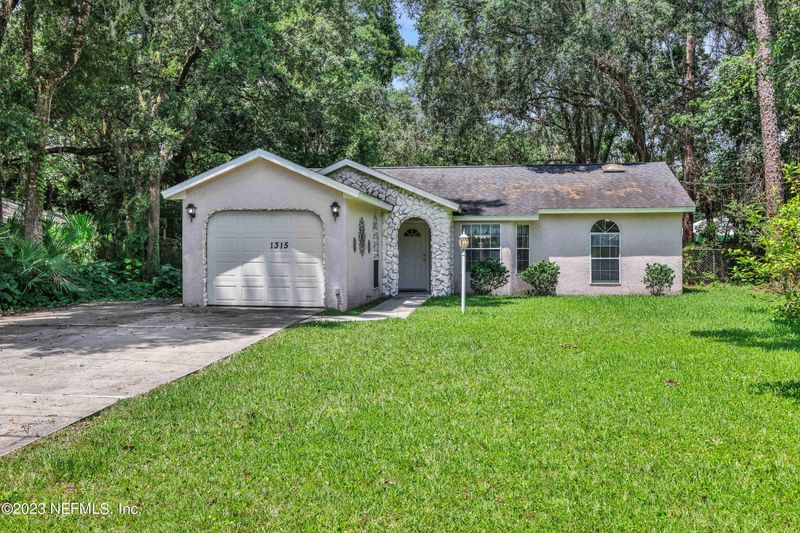 1315 Eisenhower Dr, St Augustine, FL 32084