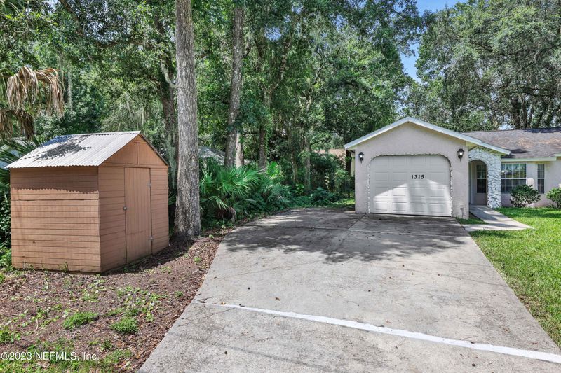 1315 Eisenhower Dr, St Augustine, FL 32084