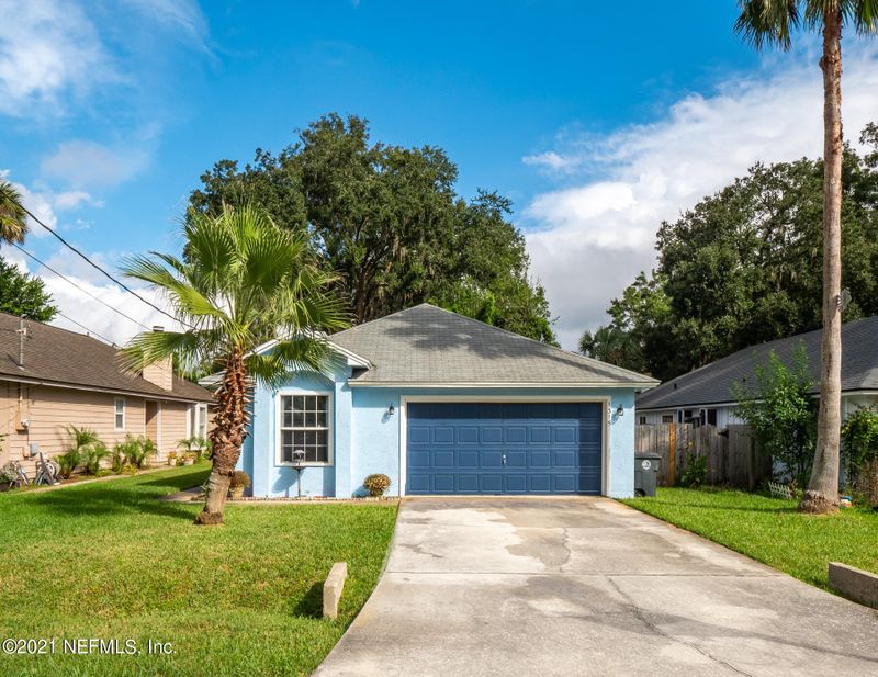 1315 Jasmine St, Atlantic Beach, FL 32233