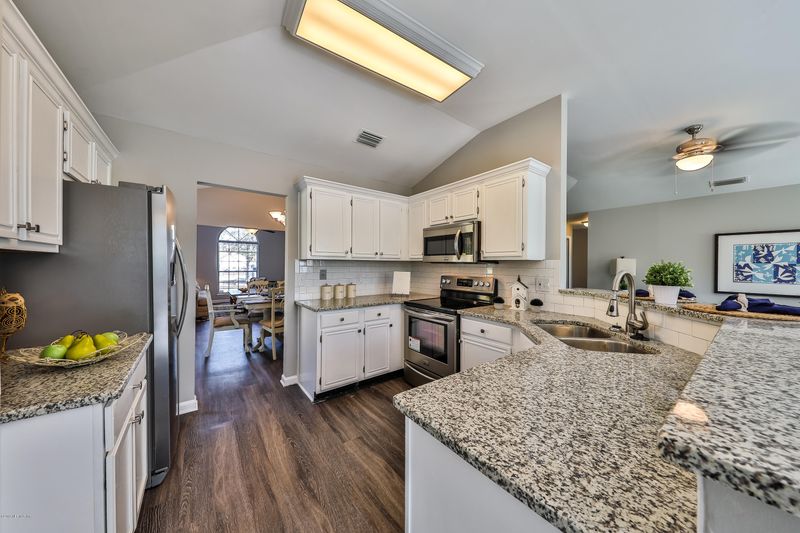 13218 Joeandy Rd N, Jacksonville, FL 32225