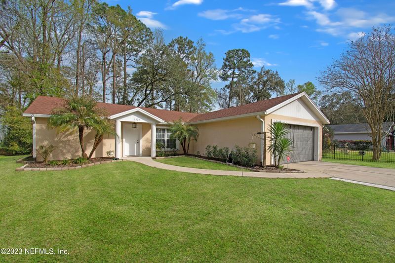 1324 Eisenhower Dr, St Augustine, FL 32084