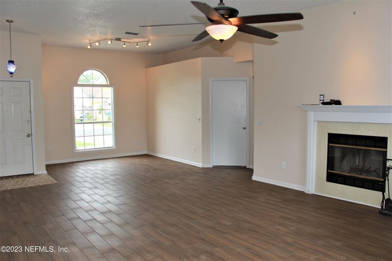 13241 Eucalyptus Dr, Jacksonville, FL 32225