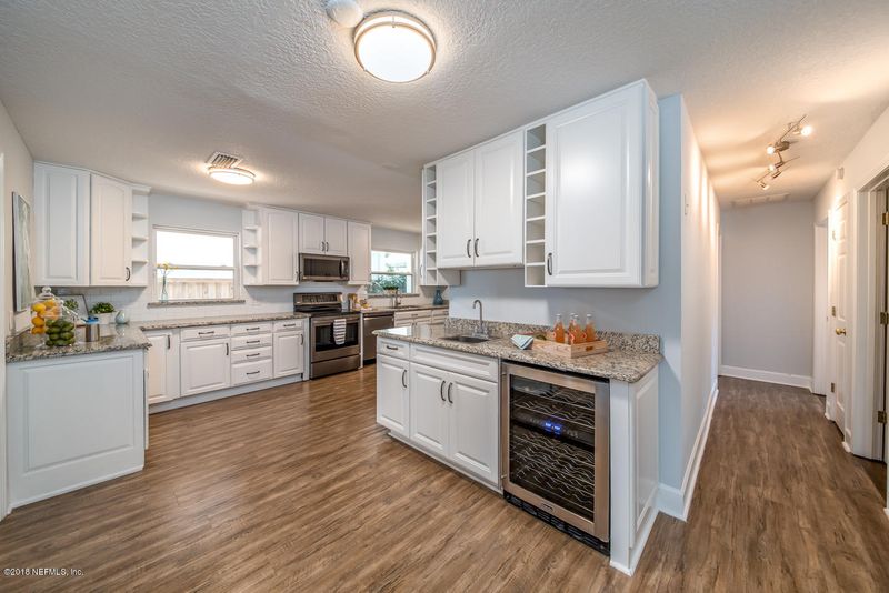 1330 Ocean Blvd, Atlantic Beach, FL 32233