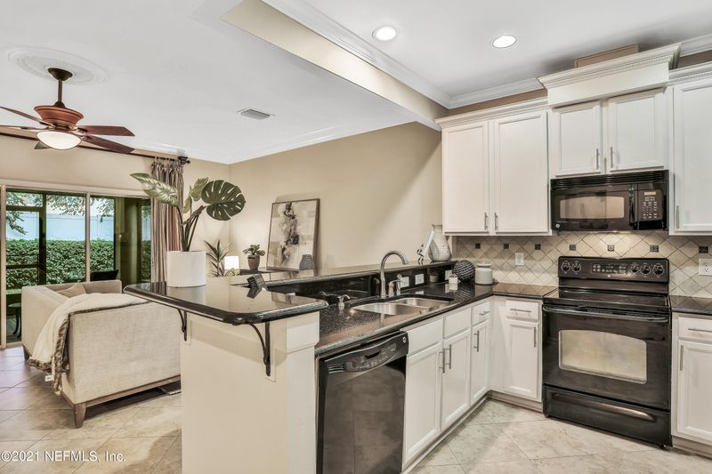 13333 Solar Dr, Jacksonville, FL 32258