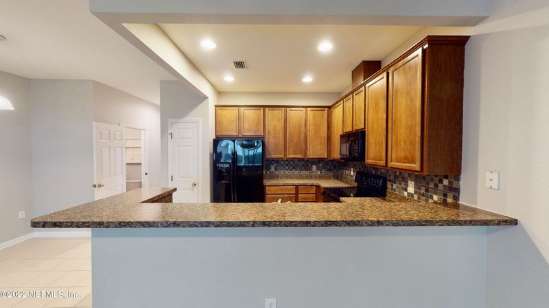 13335 Solar Dr, Jacksonville, FL 32258