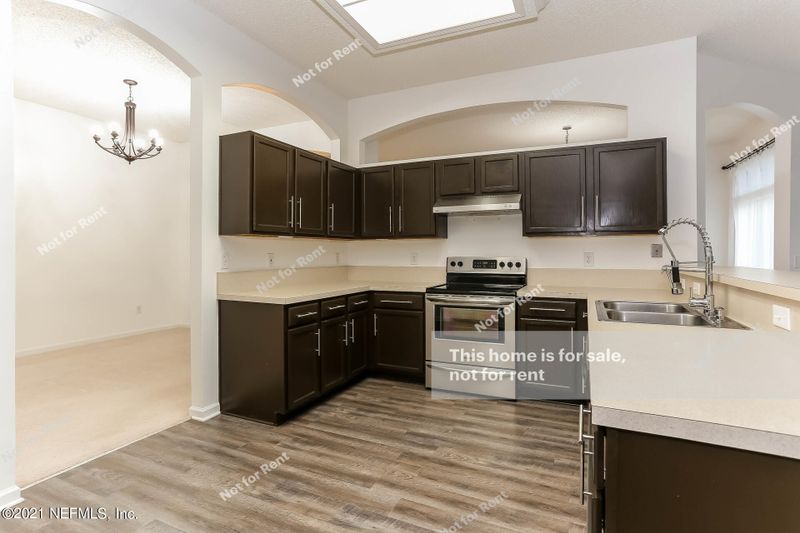 1335 Shirley Oaks Dr S, Jacksonville, FL 32218