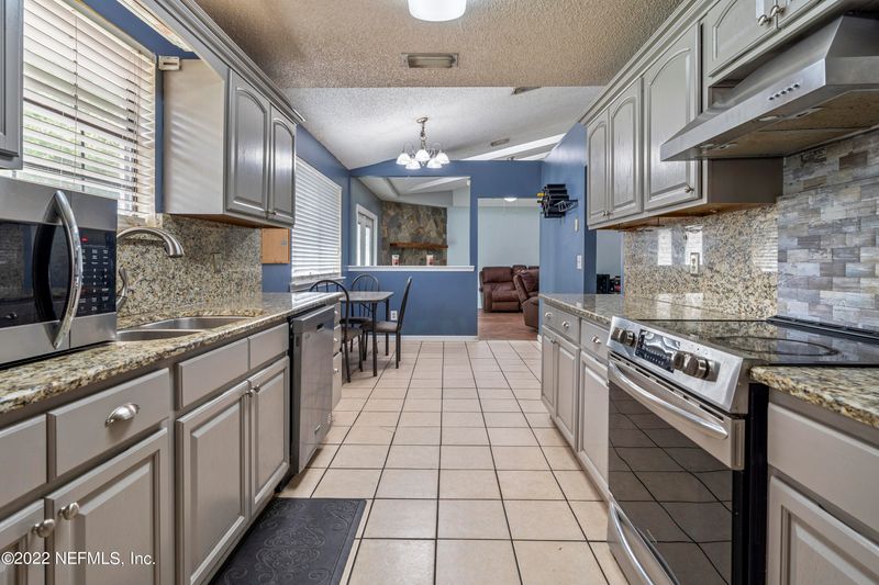 1336 Bee St N, Orange Park, FL 32065