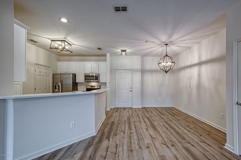 13364 Beach Blvd #812, Jacksonville, FL 32224