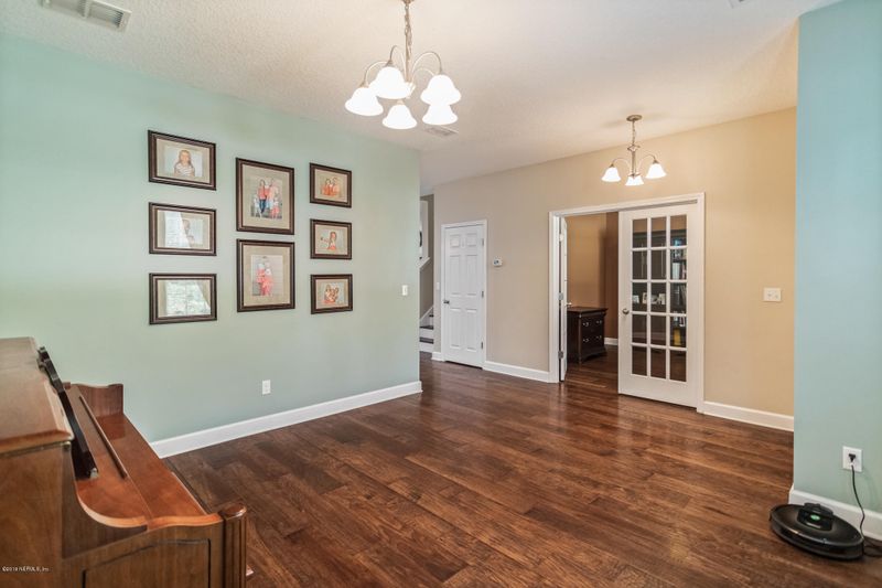 134 Queen Victoria Ave, St Johns, FL 32259