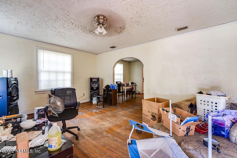 135 W 33rd St, Jacksonville, FL 32206