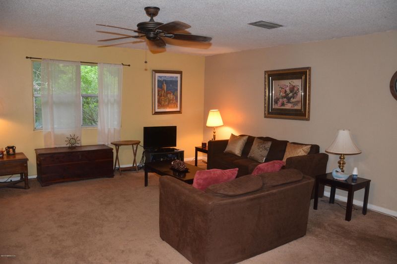 1350 Scott Rd, St Johns, FL 32259