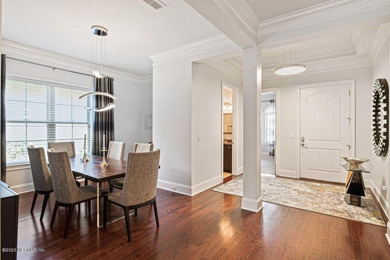 1352 Sunset View Ln, Jacksonville, FL 32207
