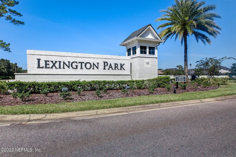 1363 Azteca Dr, Jacksonville, FL 32218