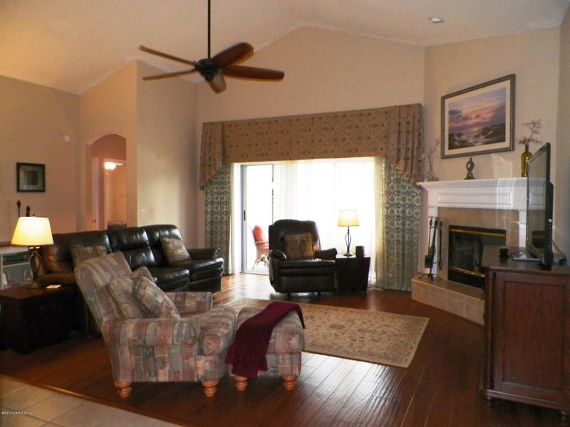 1364 Holmes Landing Dr, Fleming Island, FL 32003
