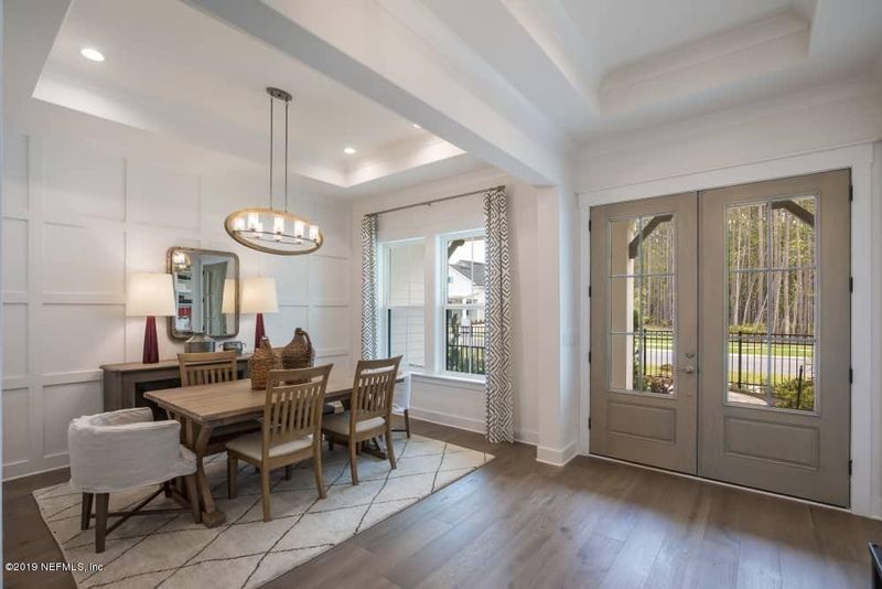 137 Conquistador Rd, St Johns, FL 32259