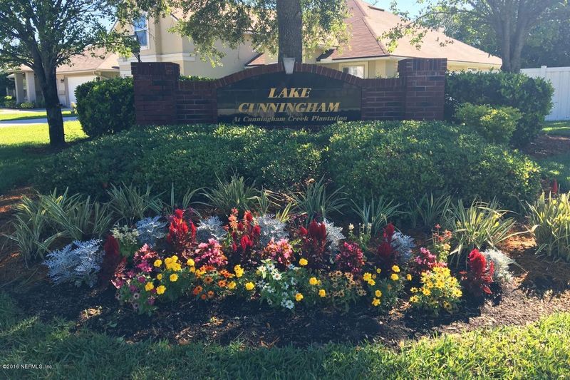 137 N Lake Cunningham Ave, St Johns, FL 32259