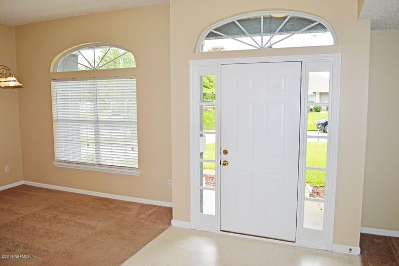 137 N Lake Cunningham Ave, St Johns, FL 32259