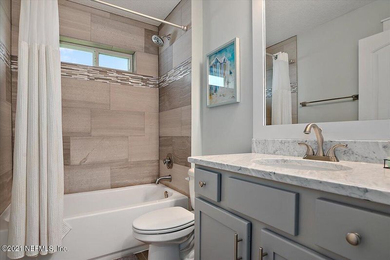 1371 2nd St S, Jacksonville Beach, FL 32250