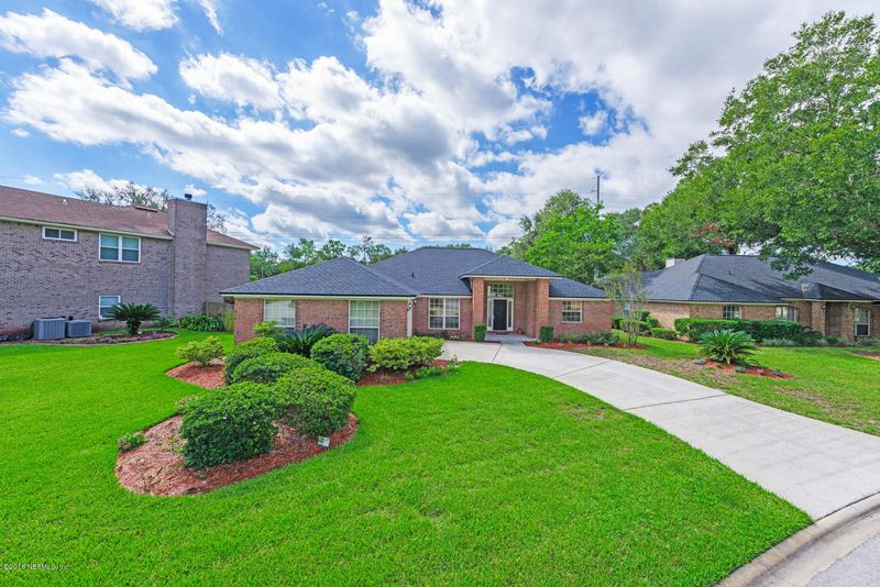 13736 Covington Creek Dr, Jacksonville, FL 32224