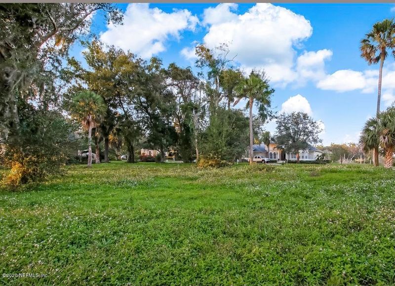 13736 Marsh Harbor Dr N, Jacksonville, FL 32225