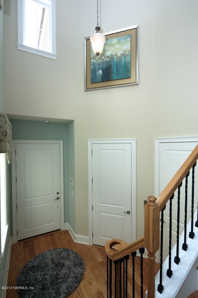 1379 Sunset View Ln, Jacksonville, FL 32207