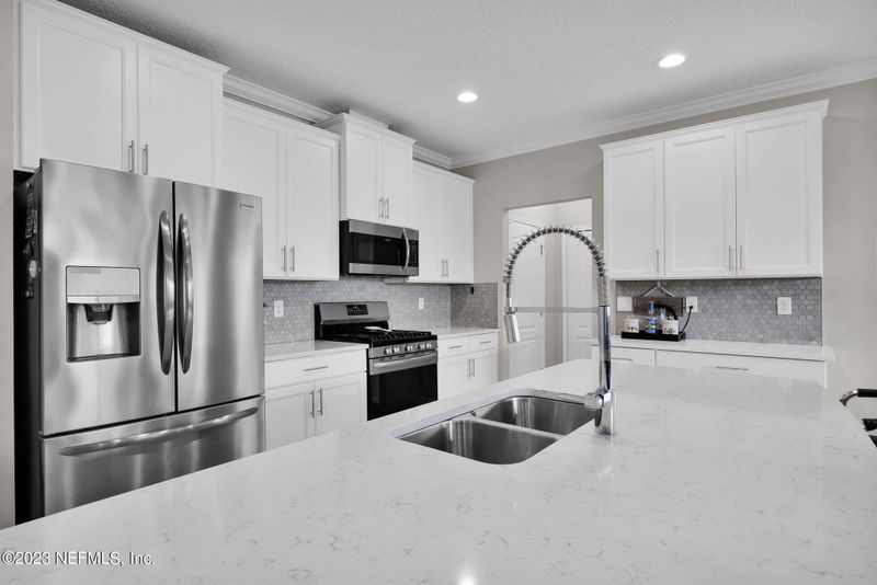 138 Glasgow Dr, St Johns, FL 32259