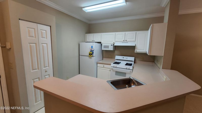 13810 Sutton Park Dr #324, Jacksonville, FL 32224