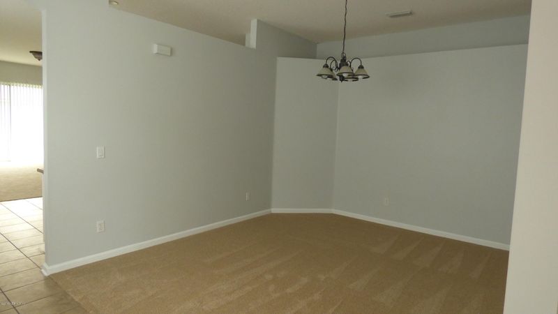 13814 Devan Lee Dr E, Jacksonville, FL 32226