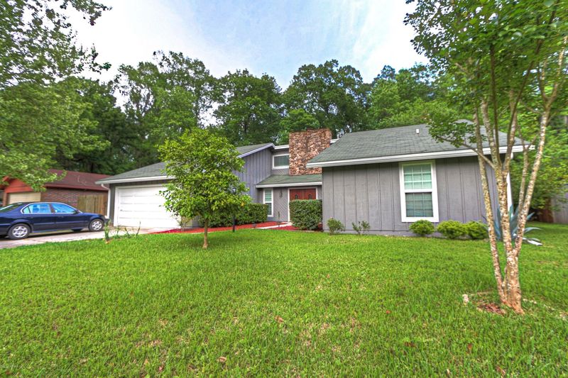 1383 Dolphin St, Orange Park, FL 32073