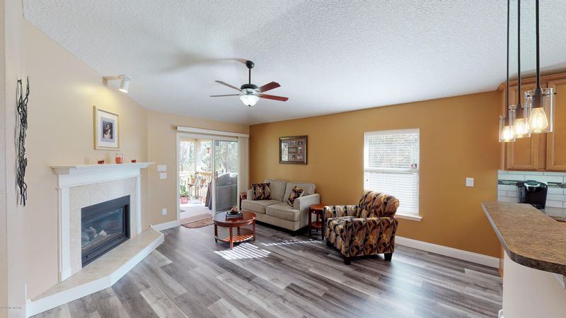 1387 Samantha Cir E, Jacksonville, FL 32218