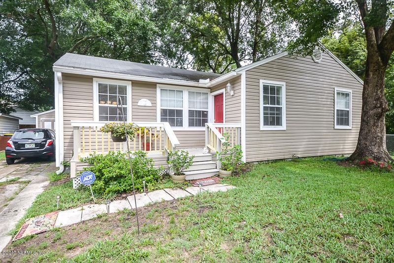 1393 Pine Grove Ct, Jacksonville, FL 32205
