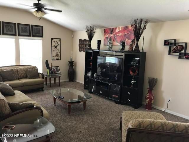 13950 Devan Lee Dr N, Jacksonville, FL 32226