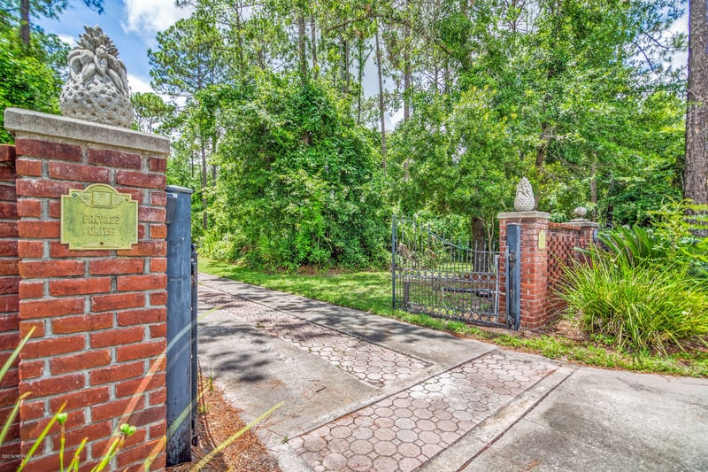 1397 Roberts Rd, St Johns, FL 32259