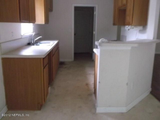 14028 Crestwick Dr W, Jacksonville, FL 32218