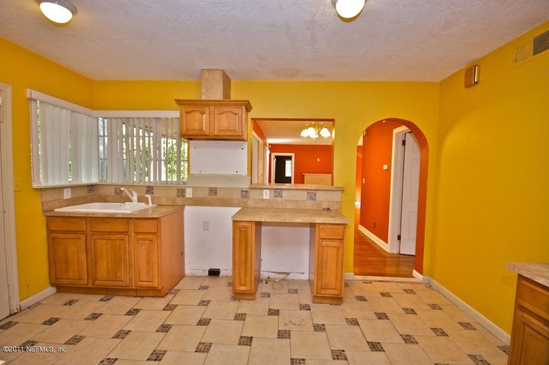 1407 Glengarry Rd, Jacksonville, FL 32207