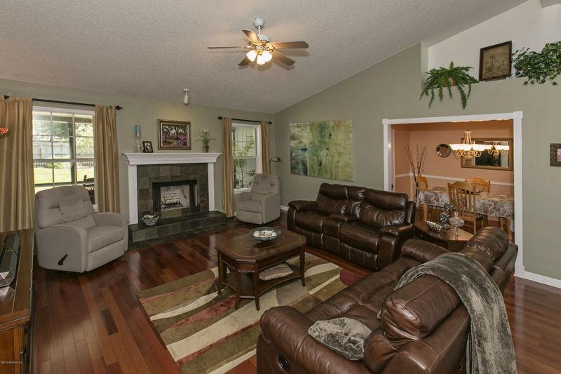 1407 Running Brook Ct, Jacksonville, FL 32225
